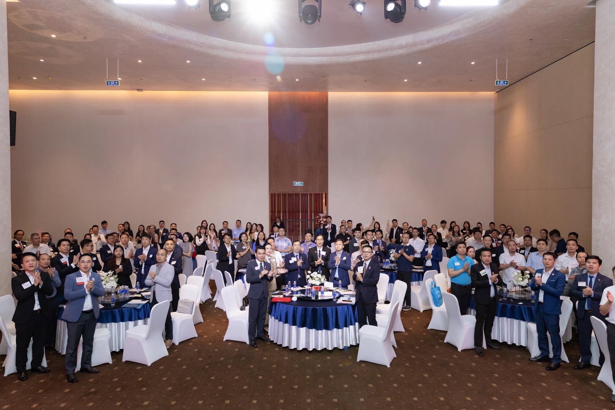 Nhiệm kỳ 17 sang 18 của BNI VENUS Chapter.