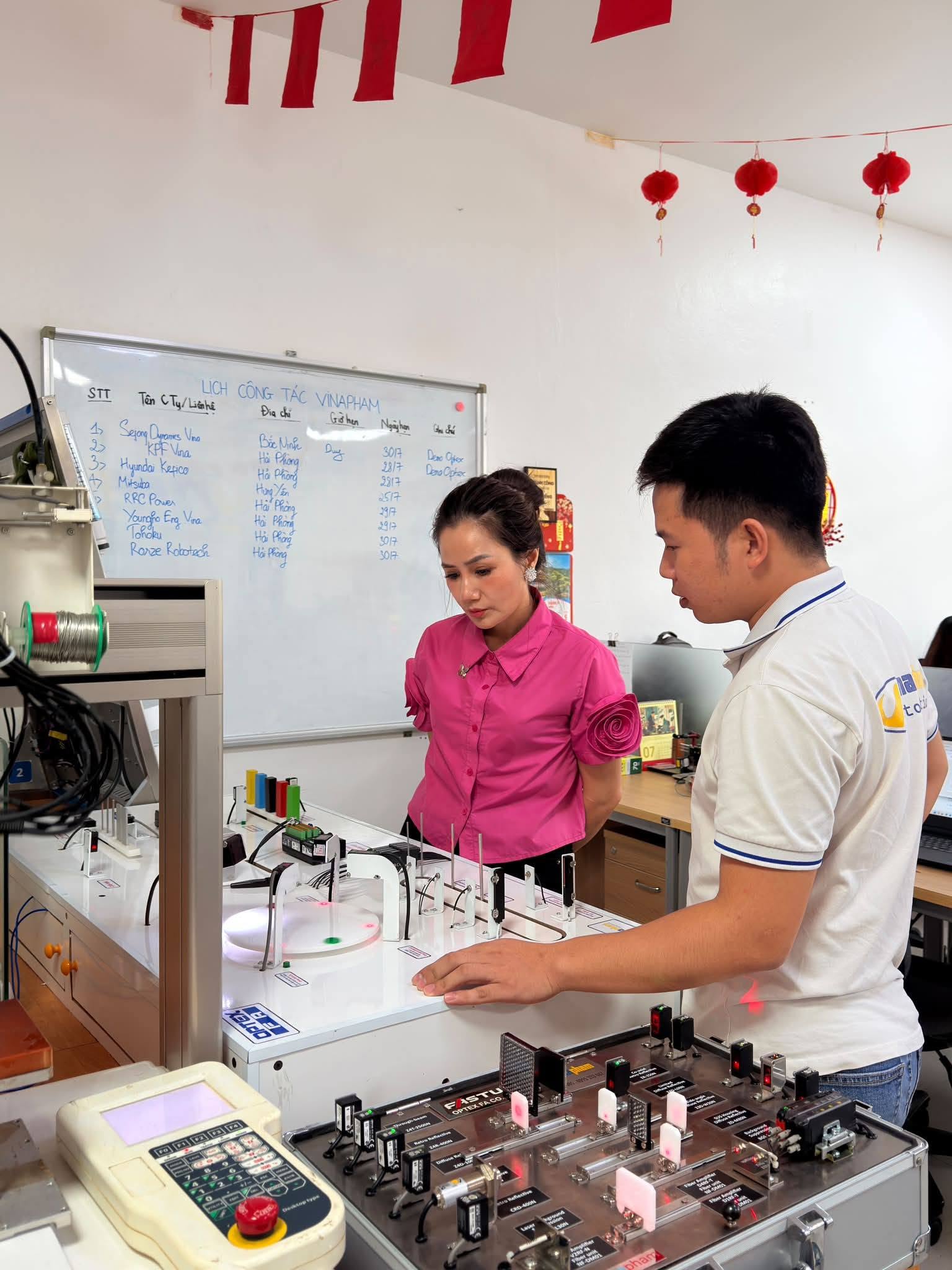 Đoàn thẩm định BNI VENUS làm việc trực tiếp tại văn phòng và xưởng tự động hóa của Công ty Cổ phần Vi Na Phạm.