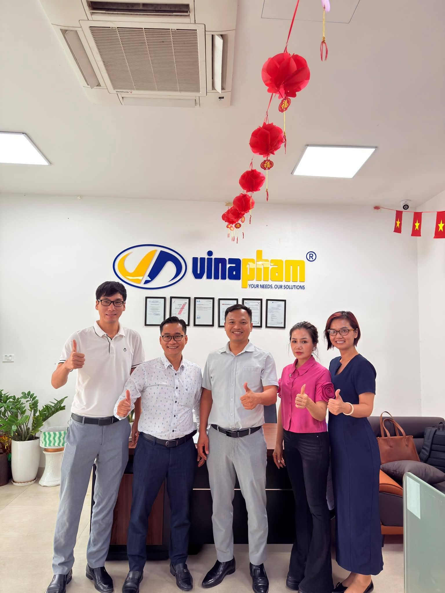 Đoàn thẩm định BNI VENUS làm việc trực tiếp tại văn phòng và xưởng tự động hóa của Công ty Cổ phần Vi Na Phạm.