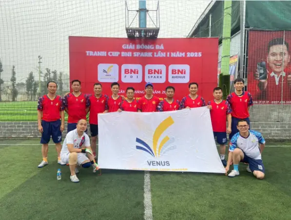 Tập thể đội bóng doanh nhân VENUS Group tại giải đấu BNI Spark 2025