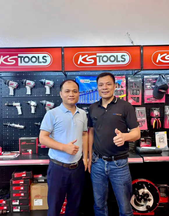 Các Giám đốc thành viên VENUS trực tiếp đến thăm showroom KS Tools và xưởng sản xuất của đồng đội trong tuần lễ 1-2-1.